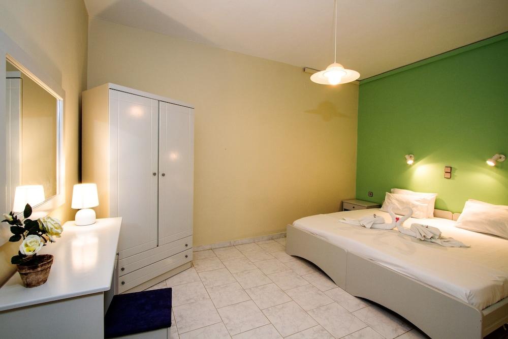 Balito Aparthotel Agioi Apostoli  Exterior photo